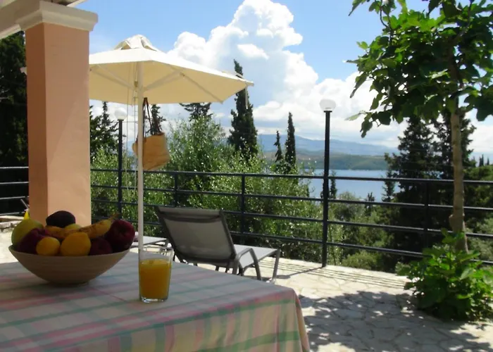 Appartement Kerasia - 4 & *