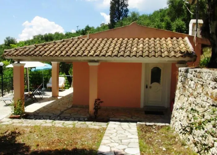 Appartement Kerasia - 4 & *